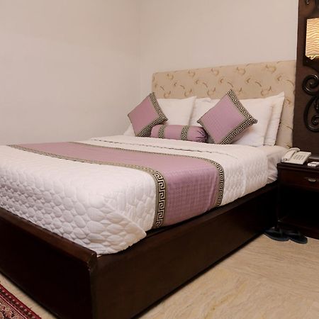 Shelton Hotel Lahore Exterior foto